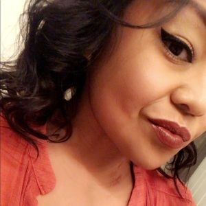 Meet your Posher, Elena